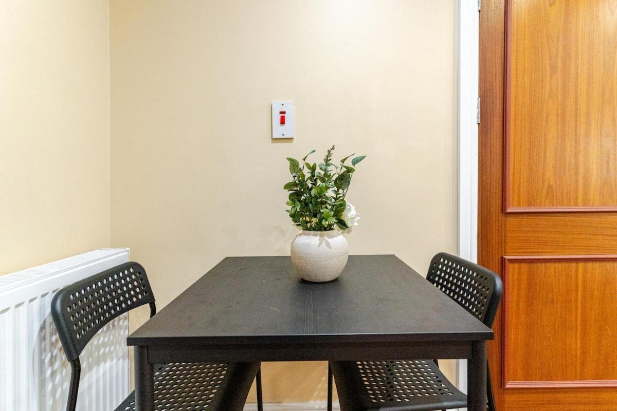 Cozy Flat In Walsall Town Centre Εξωτερικό φωτογραφία